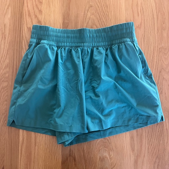 Athleta High Rise Weekender Run Short - Picture 2 of 4